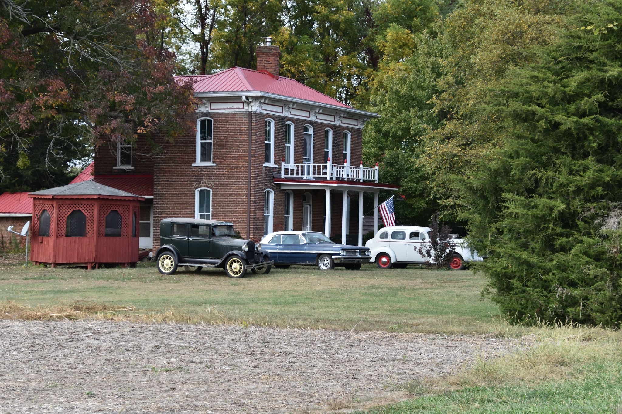 Old house passed when looking for bridges